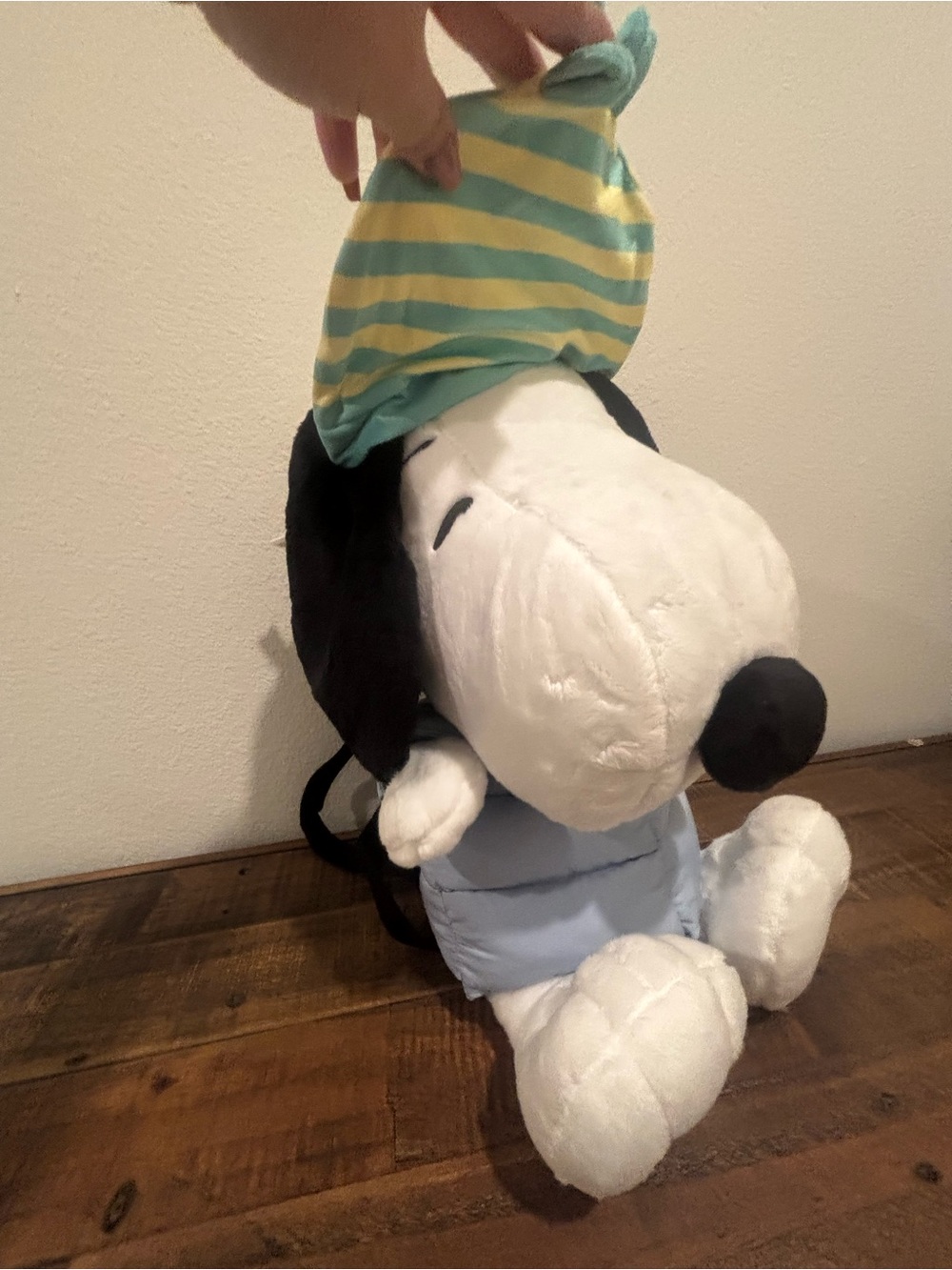 Peanuts Snoopy Plush Backpack-Hot Topic - Picture 13 of 15
